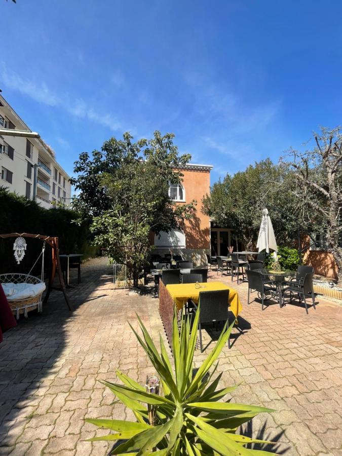 Hotel Le Derby Cagnes-sur-Mer Exteriör bild