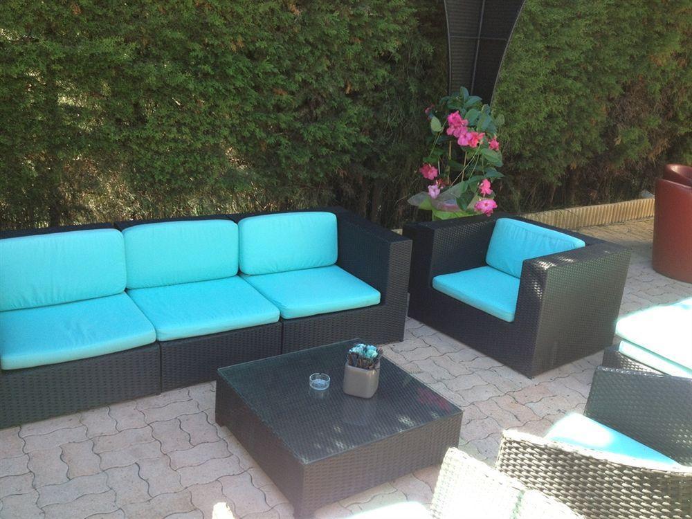 Hotel Le Derby Cagnes-sur-Mer Exteriör bild
