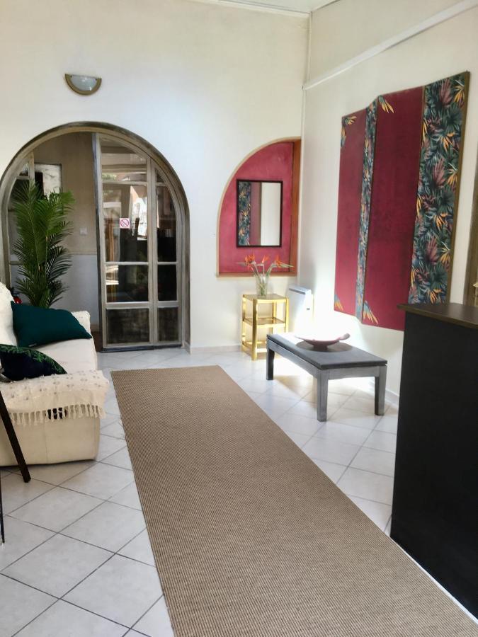 Hotel Le Derby Cagnes-sur-Mer Exteriör bild