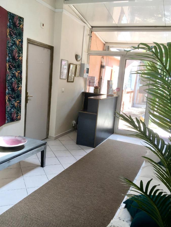 Hotel Le Derby Cagnes-sur-Mer Exteriör bild